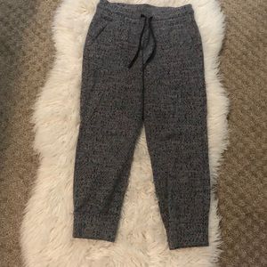 Lululemon joggers size 4